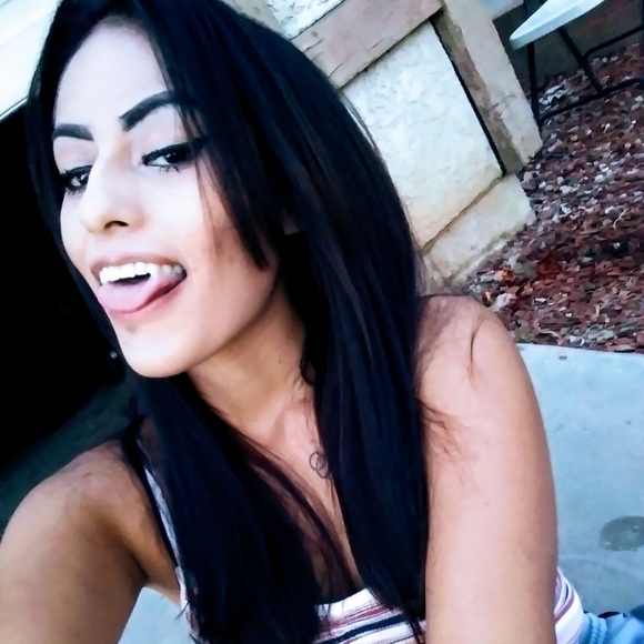 Meet your Posher, Lynette - Picture 1 of 1